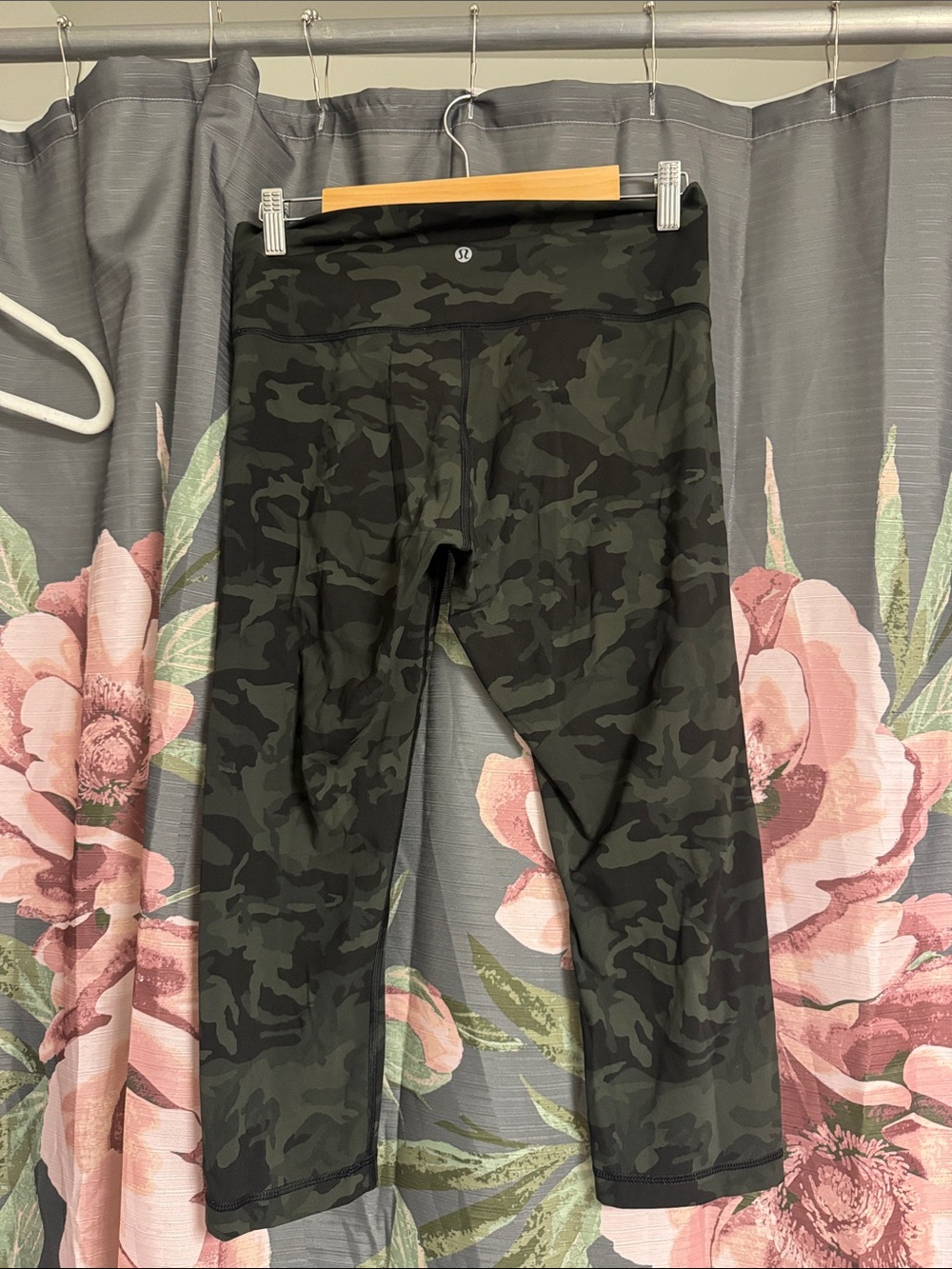 lululemon athletica Girls' Olive Green Camo Cropped Leggings